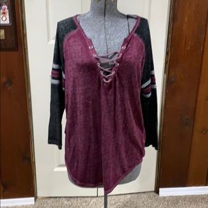 Lightweight t-shirt with tie front